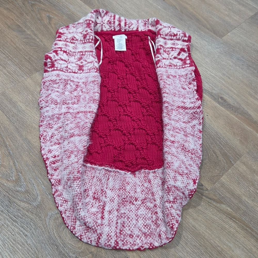 Max Studio Kids Red White Snowflake Fair Isle Cable Knit Cocoon Vest S 7-8